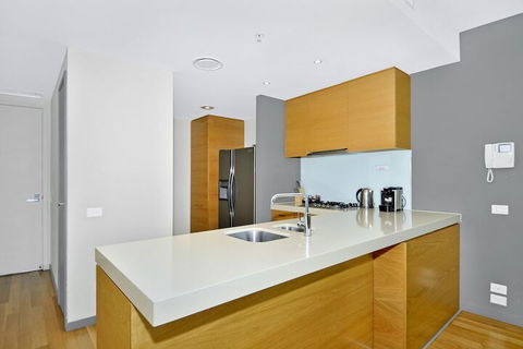 View Apartment At Docklands - Kawana Tourism 5