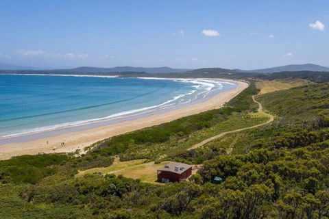 Cloudy Bay Cabin - Kawana Tourism 1