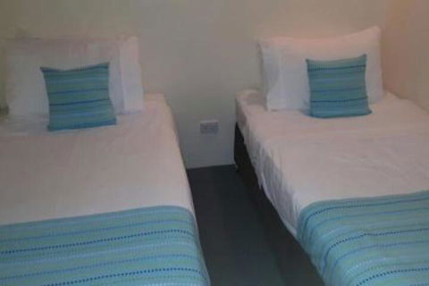Just Perfect Apartment With Ocean Views - Kawana Tourism 4