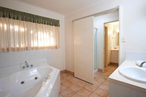 Verandahs - Kawana Tourism 3