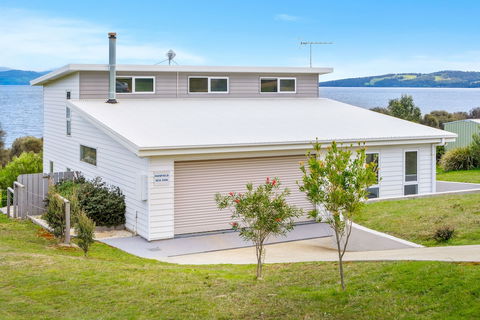 Manfield Seaside Bruny Island - Kawana Tourism 0