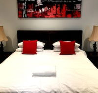 Deluxe Lake View House - Kawana Tourism