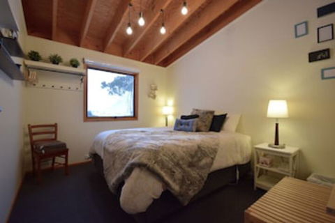 Cloud 9 Alpine Lodge - Kawana Tourism 6