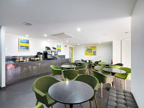 ValueSuites Green Square - Kawana Tourism 5