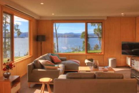 Esperance Landing - Essentially Tas - Kawana Tourism 0