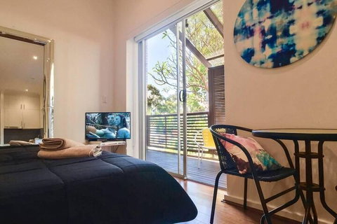 Terrace Apartment With City Views - Kawana Tourism 6