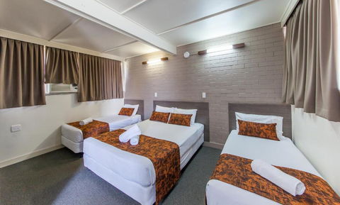 The Australian Hotel Murgon - Kawana Tourism 6