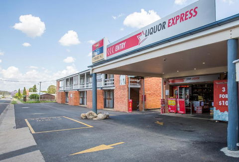 The Australian Hotel Murgon - Kawana Tourism 1