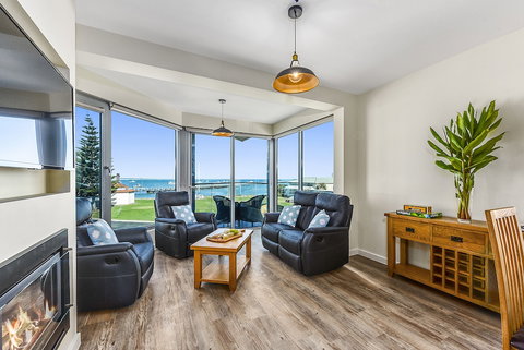 Bonnies Of Beachport - Kawana Tourism 4