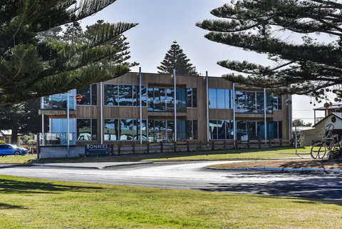 Bonnies Of Beachport - Kawana Tourism 1