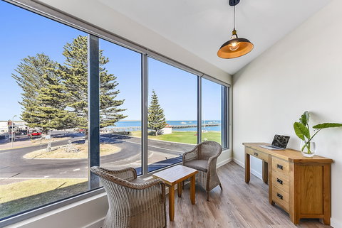 Bonnies Of Beachport - Kawana Tourism 3