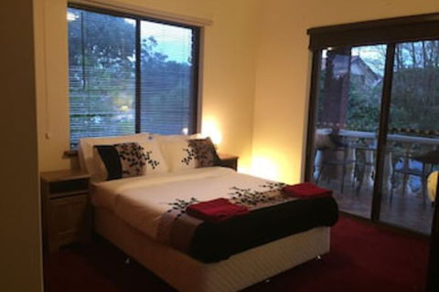 Perth Stadium Homestay - Kawana Tourism 0