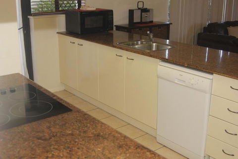 The Apartments Kings Beach Surfside - Kawana Tourism 2