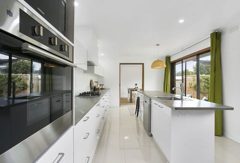 Fairhills - Beautifully Styled - Kawana Tourism 1