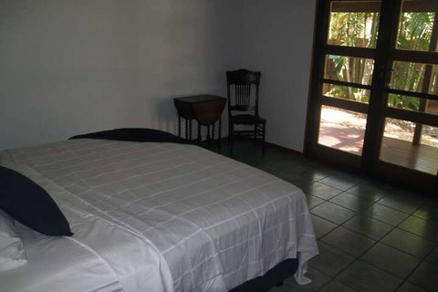 Beach House On Fox - Kawana Tourism 7
