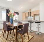 Blue Rosella on Piper - Kawana Tourism