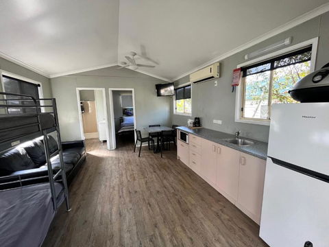 Kingfisher Caravan Park - Kawana Tourism 3