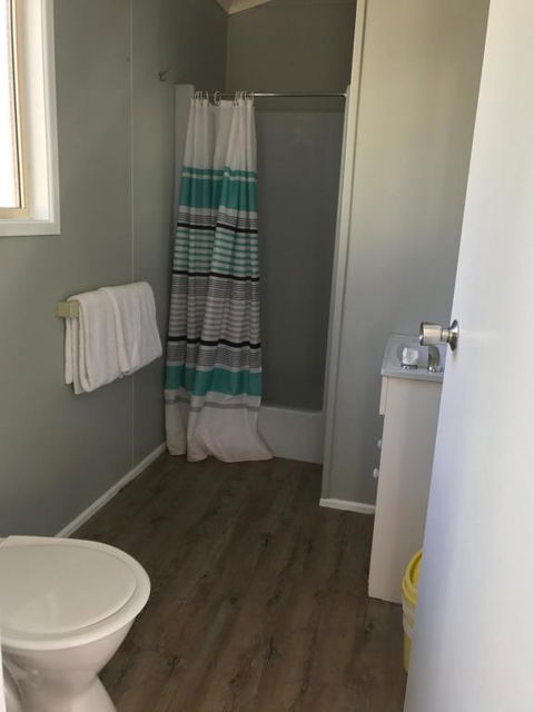 Kingfisher Caravan Park - Kawana Tourism 4