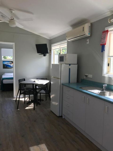 Kingfisher Caravan Park - Kawana Tourism 2