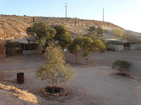 Dinky Dis Dugout - Kawana Tourism 1