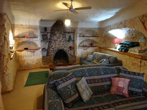 Dinky Dis Dugout - Kawana Tourism 5