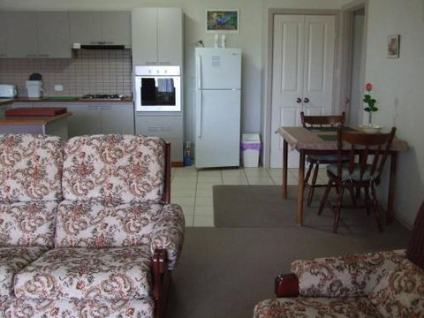 Nannup Riverview Cottage - Kawana Tourism 1