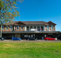 Swansea Hotel - Kawana Tourism