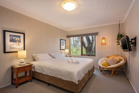 Absinthe - Kawana Tourism 5