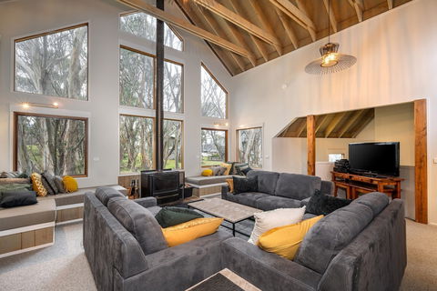 Absinthe - Kawana Tourism 3