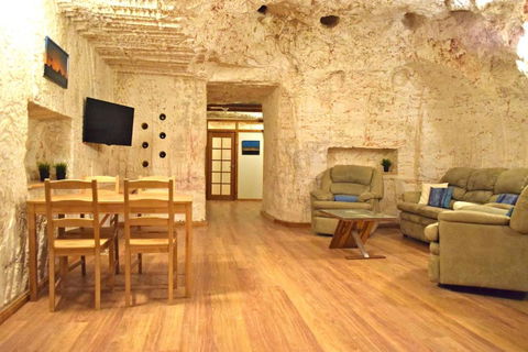 Dug Out B & B Apartments - Kawana Tourism 3