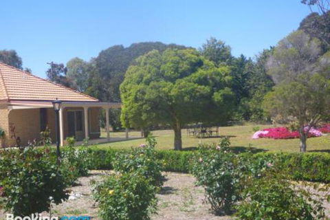 Fairways Bed & Breakfast At Jerilderie - Kawana Tourism 3