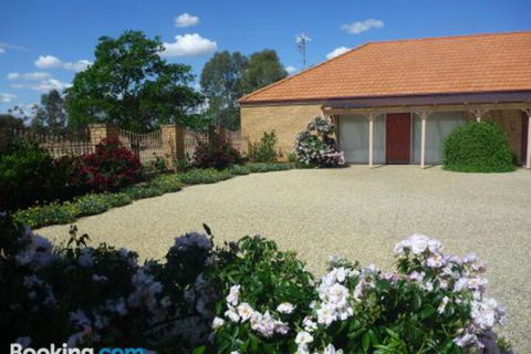 Fairways Bed & Breakfast At Jerilderie - Kawana Tourism 0