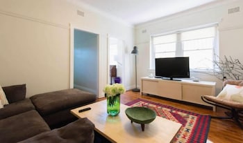 Stunning Beach Living H361 - Kawana Tourism 1