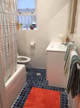 Stunning Beach Living H361 - Kawana Tourism 6