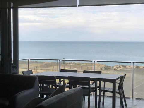 Penneshaw Oceanview Apartments - Kawana Tourism 1