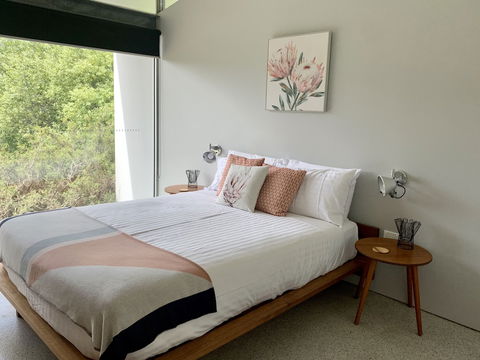 Eaglehawk Pavilions - Kawana Tourism 1