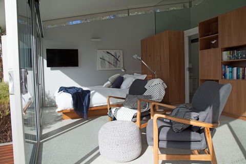 Eaglehawk Pavilions - Kawana Tourism 3