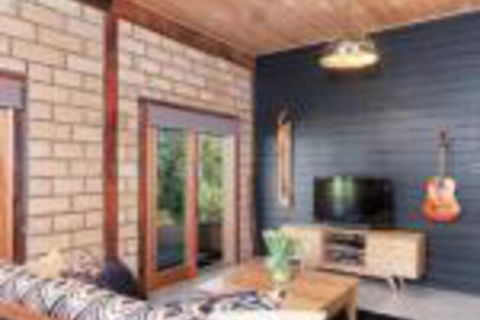 Falls River Luxury Accommodation - Kawana Tourism 0
