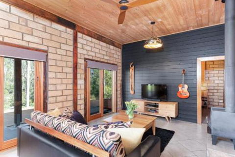 Falls River Luxury Accommodation - Kawana Tourism 2
