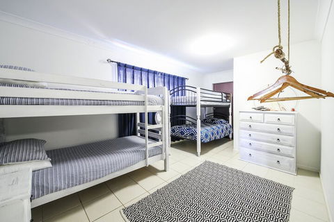 Wooli Holiday Units - Kawana Tourism 7