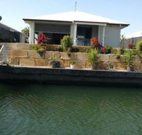 M  Ts Waterfront Bed  Breakfast - Kawana Tourism