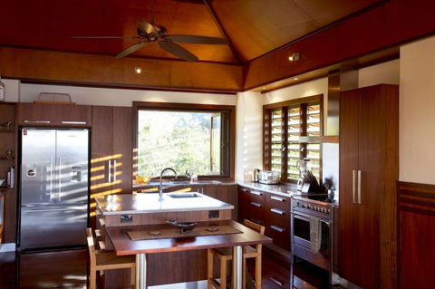 Lotus House - Kawana Tourism 3