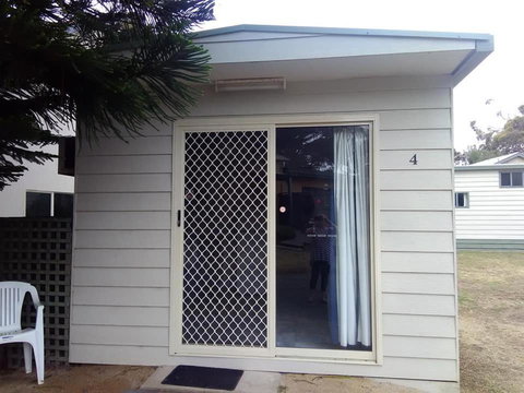 Beach Haven Caravan Park - Kawana Tourism 4
