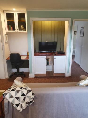 Oaktree Guest House - Kawana Tourism 2