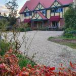 Oaktree Guest House - Kawana Tourism 0