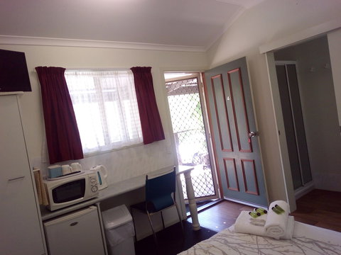 Silver Wattle Caravan Park - Kawana Tourism 4