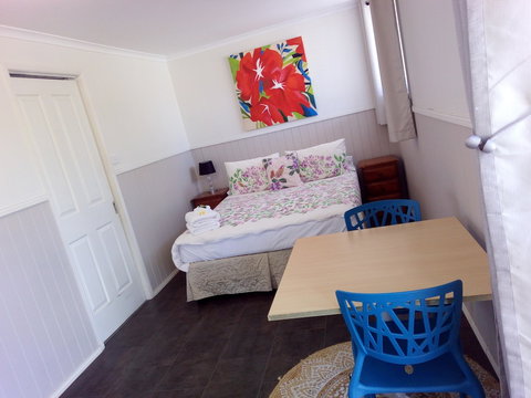 Silver Wattle Caravan Park - Kawana Tourism 1