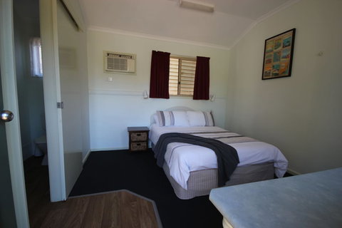 Silver Wattle Caravan Park - Kawana Tourism 0