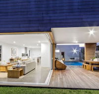 Luxe House Tweed Coast Holidays  - Kawana Tourism