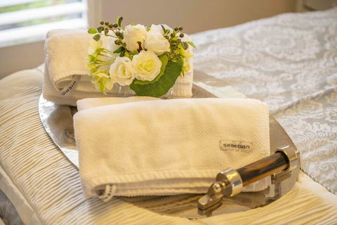 Magnificent Beach Retreat - Kawana Tourism 5